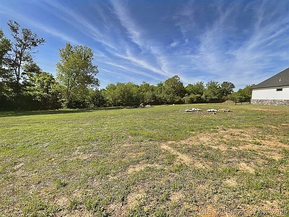 4th image of 16845 W Sierra Cir