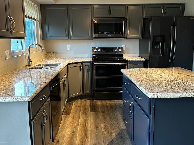 2514 E Michigan Ave — Photo 4