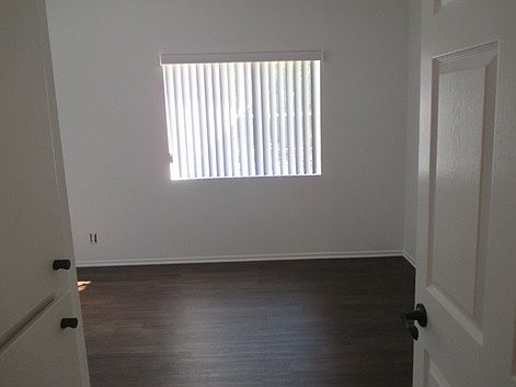 4th image of 435 S Detroit St APT 103