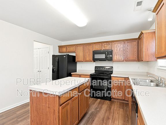 4th image of 1223 Ben Livingston Rd