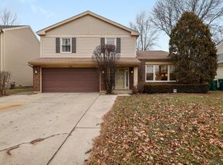 1275 Devonshire Rd, Buffalo Grove, IL 60089