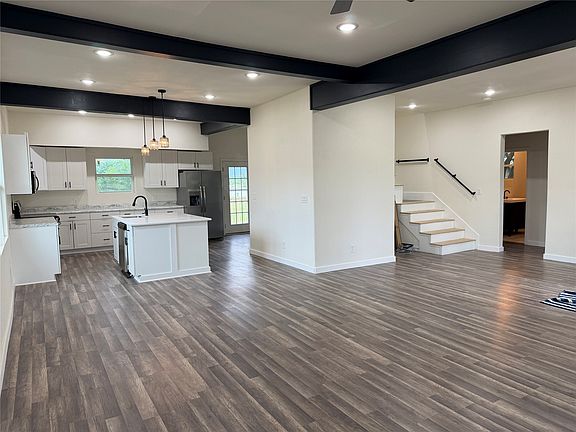 3rd image of 8237 Telegraph Rd