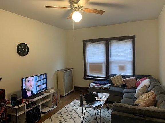 5th image of 1518 W Berteau Ave #1
