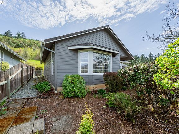 2nd image of 1074 Arburnia St