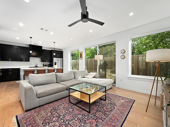 3rd image of 4617 Englewood Dr #2