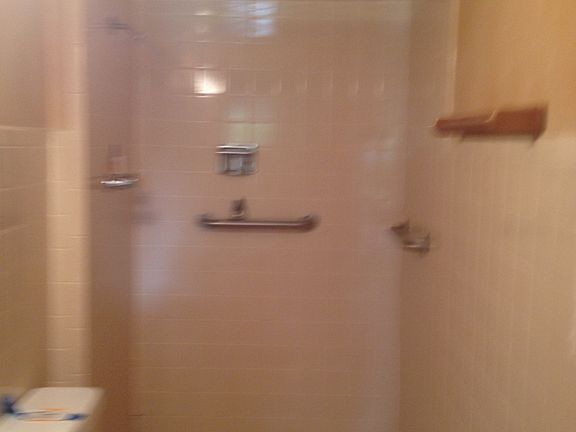Bathroom, 1st floor