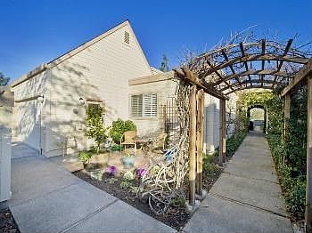 5th image of 539 Zinnia Ct