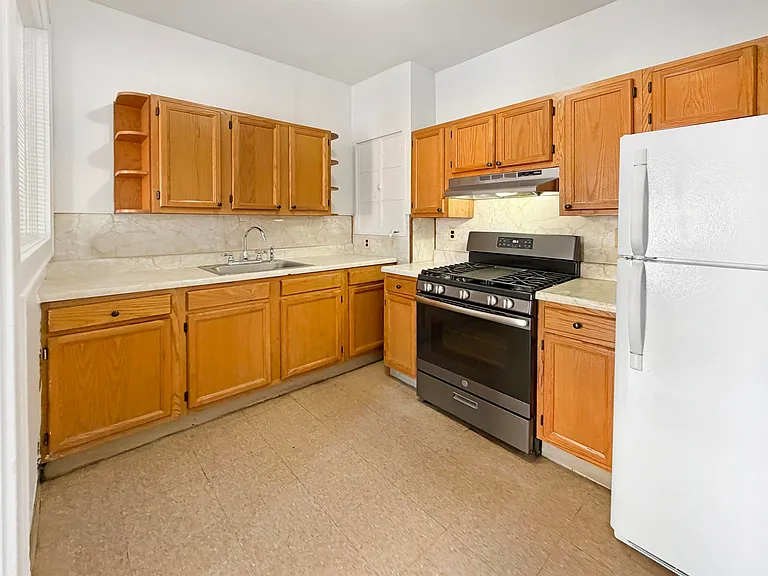 535 Washington St #2 — Photo 5