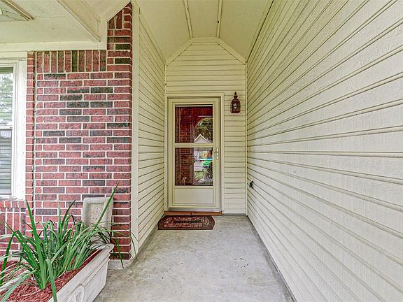3rd image of 9214 Walnut Glen Dr