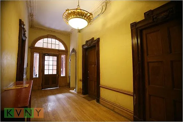 Rented by KVNY Soho | media 5