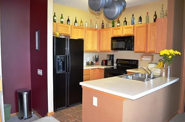 Open Kitchen with ceramic floor!