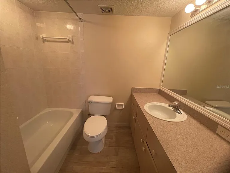 1122 S Pine Ridge Cir #1122 — Photo 12
