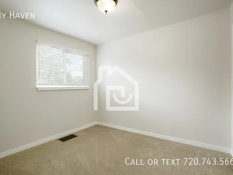 785 Quebec St — Photo 10
