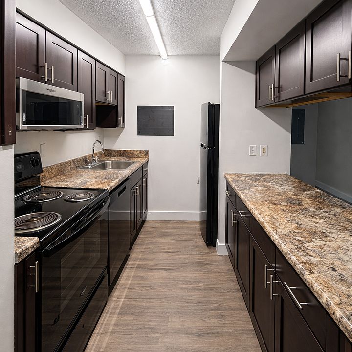 1st image of 520 W Franklin St #1-0403