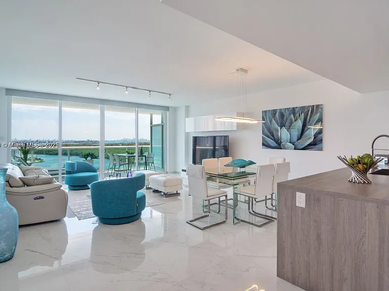 400 Sunny Isles Blvd #1805 — Photo 2