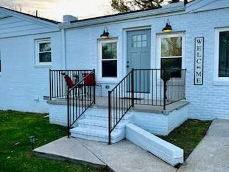 Hammonds Ave NW — Photo 36