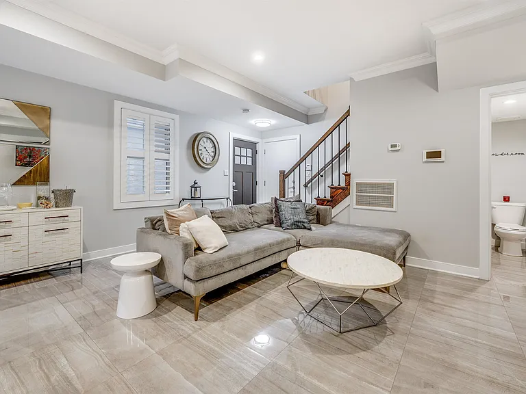 18 Thorne St #1 — Photo 8