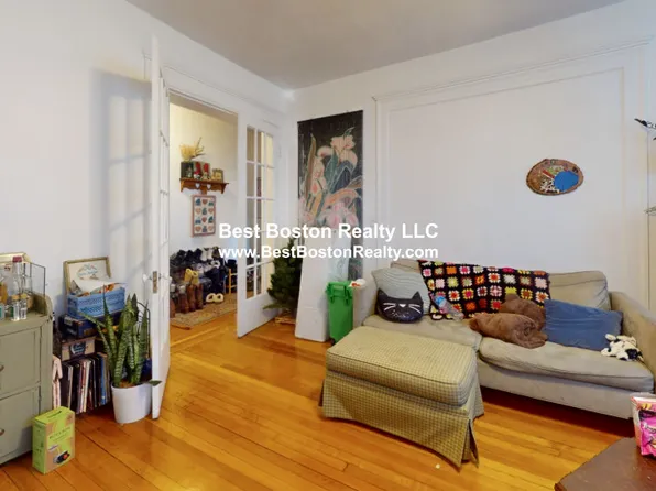 44 Hooker St, Allston, MA