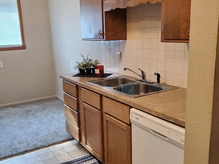 2222 S 17th St — Photo 2