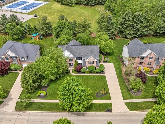 3rd image of 21634 Country Way