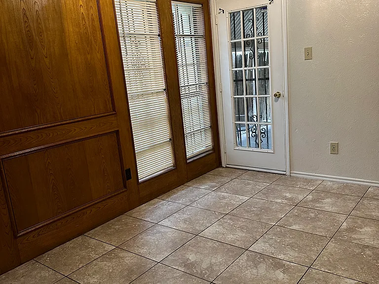 6015 Coral Bell Ln — Photo 8