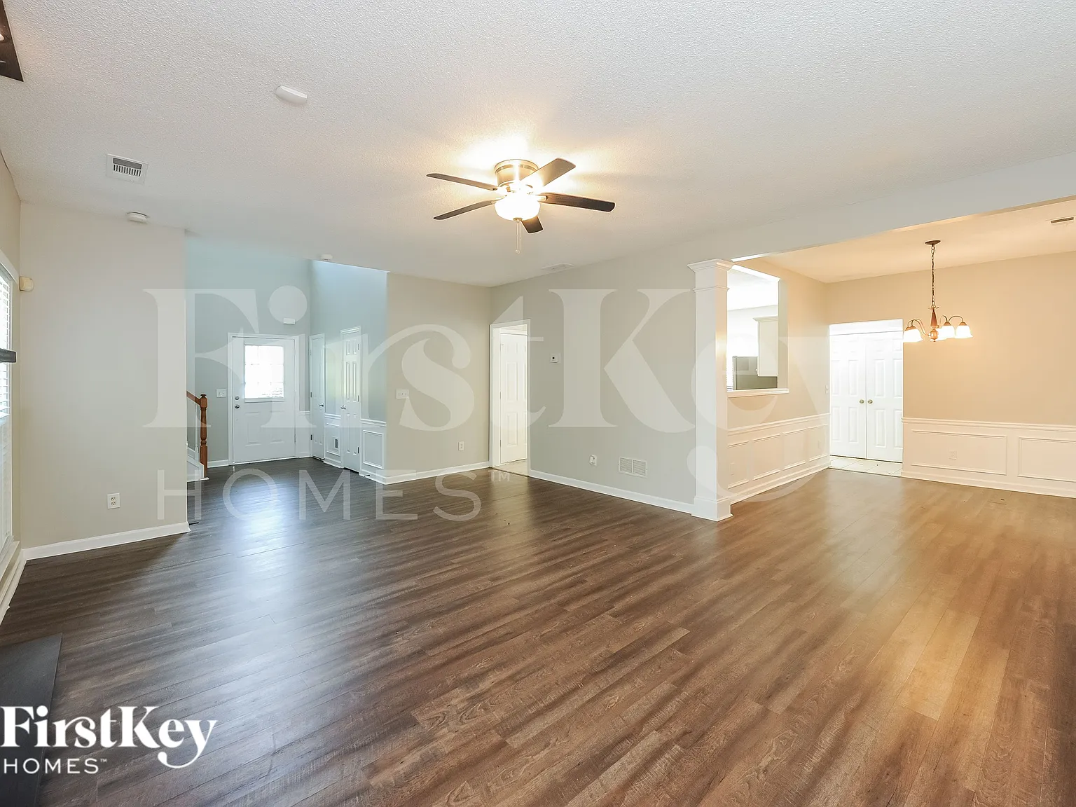 3 bed, 2.5 bath, 1976 sqft, $2,710 — Photo 3