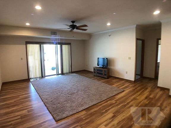 5th image of 809 7th Ave N APT 109