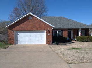 2450 Indian Oaks Trl, Springdale, AR 72762