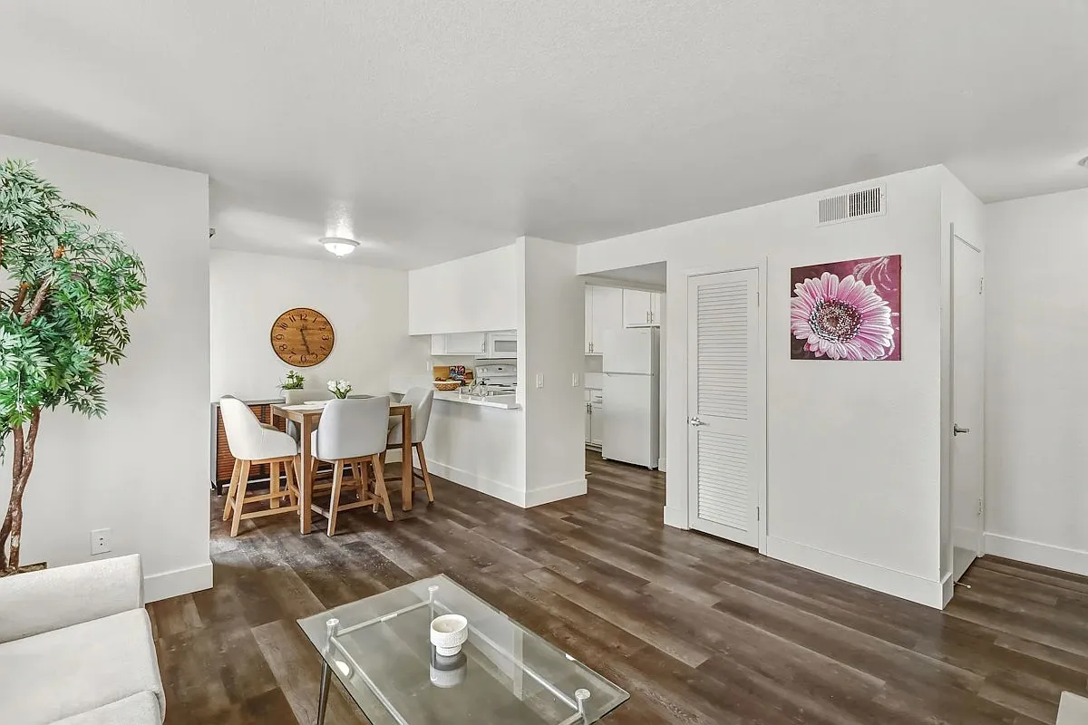 Aspen Village Apartments — Photo 1