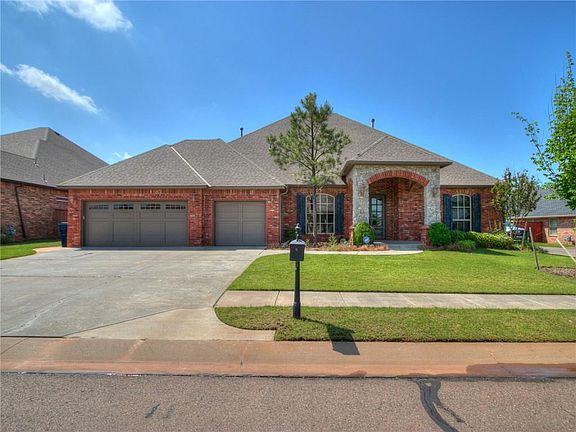 3rd image of 7616 NW 135th St