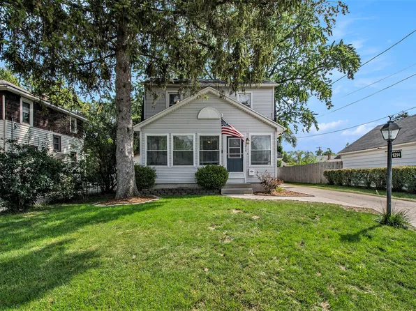 1214 Carlton Ave NE, Grand Rapids, MI 49505