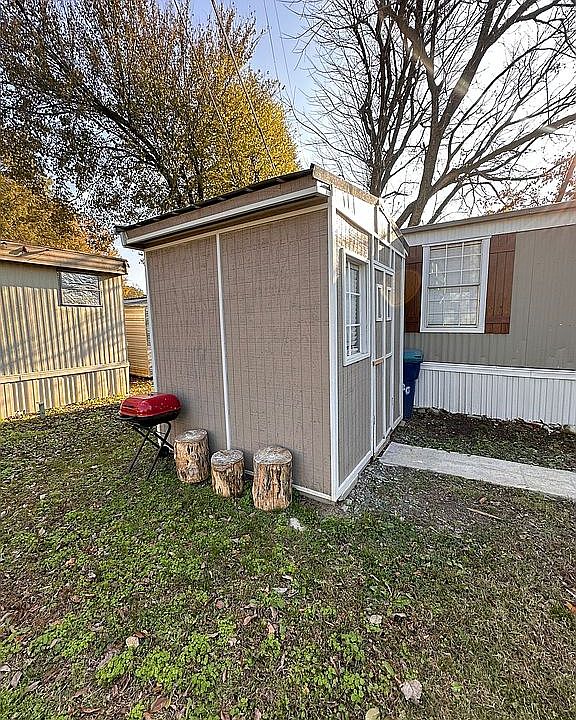 1st image of 3070 Joyce Ln