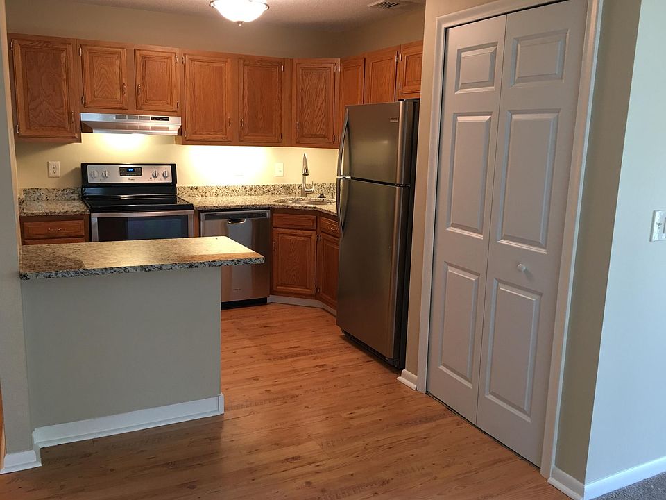 1st image of 804 Twin Circle Dr
