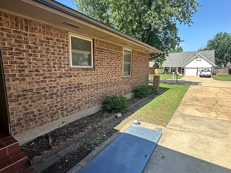 312 S Avery Dr — Photo 10