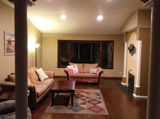 18566 Shawnee Dr, Spring Lake, MI 49456