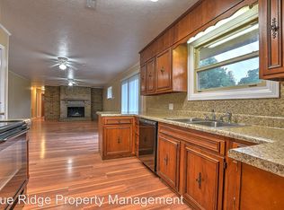 802 Sir Echo Dr, Kingsport, TN 37663