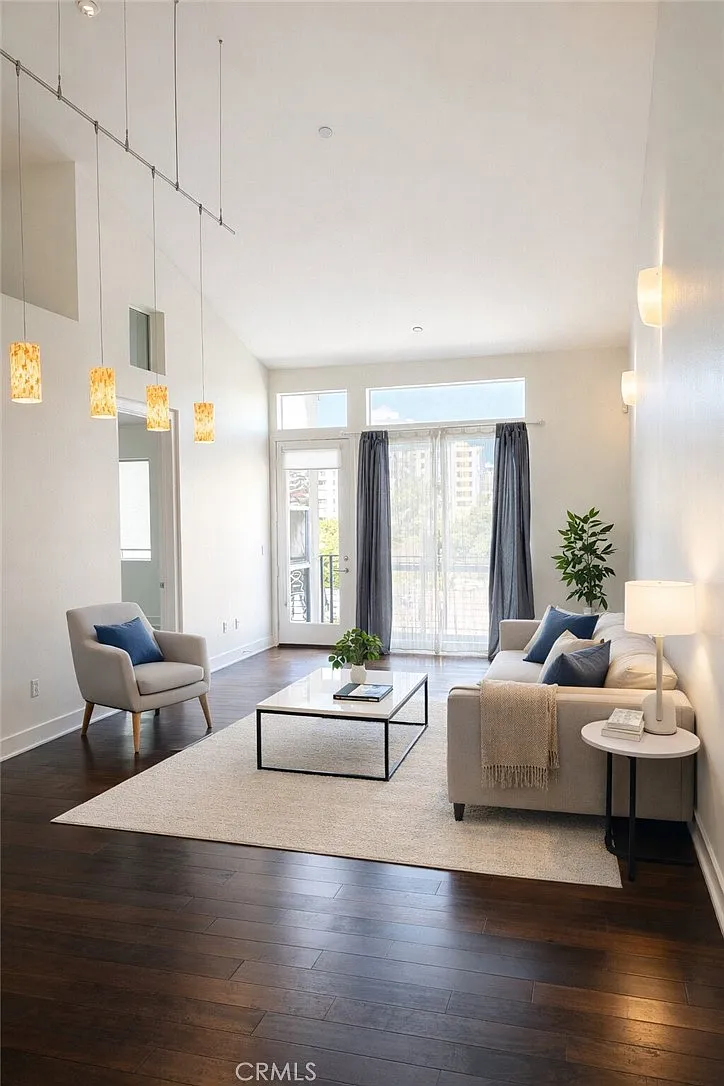 3 bed, 1450 sqft, $5,000 — Photo 2