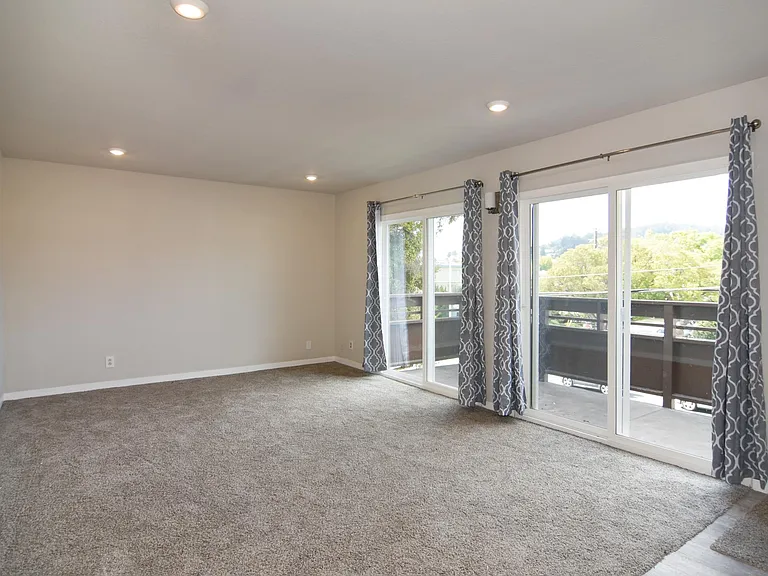 1126 Marin Ave #6 — Photo 3