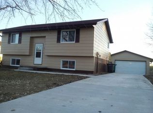 300 Knoll Dr, Norwalk, IA 50211