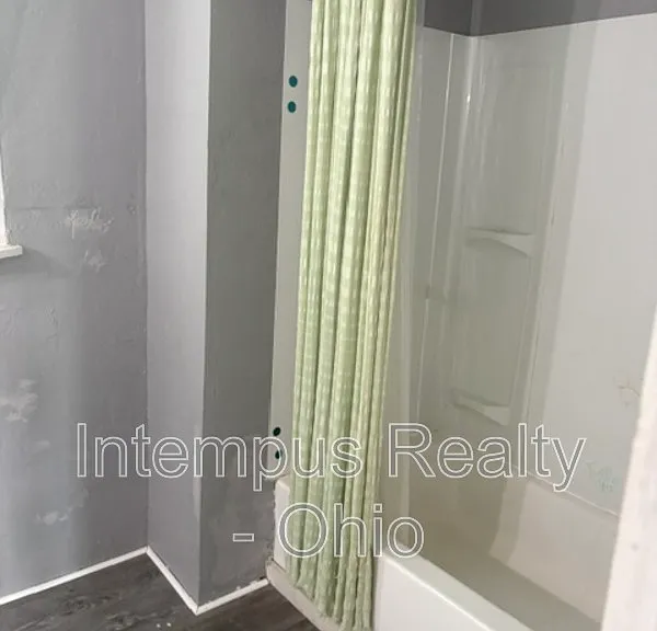 35 Neil St #1 — Photo 6