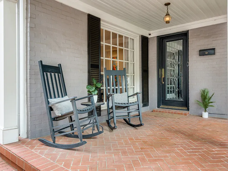 4556 Belclaire Ave — Photo 3