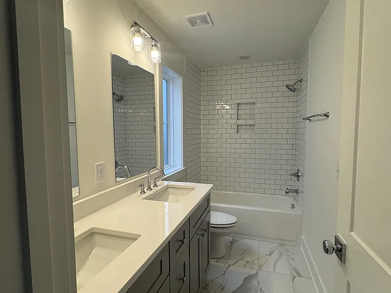 504 Edwin St #1-44 — Photo 17