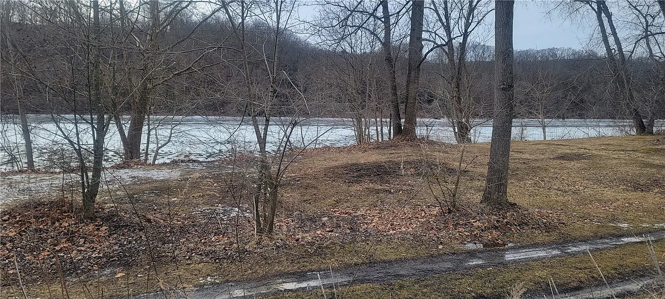 306 River Ln photo 1