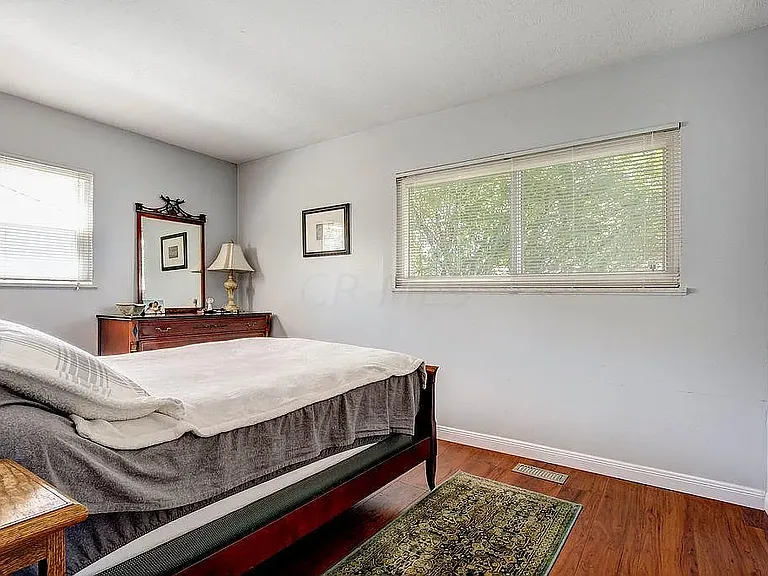 615 Palace Ln — Photo 8