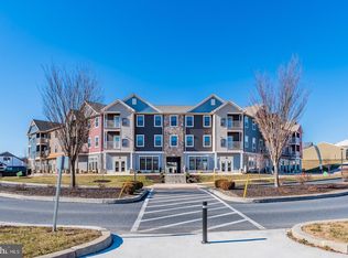 1708 Fairmont Dr #202, Harrisburg, PA 17111