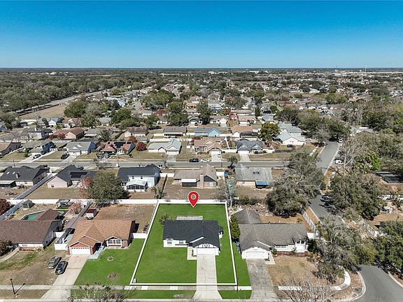 3rd image of 6911 Crescent Ridge Rd