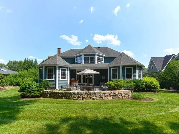 113 Livingston Cir, Needham, MA 02492