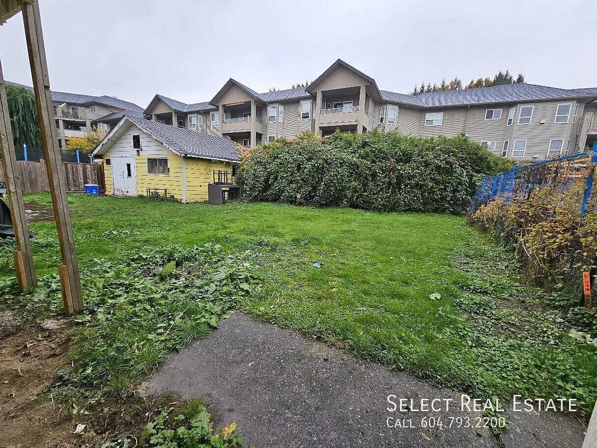 2 bed, 742 sqft, $1,600 — Photo 2