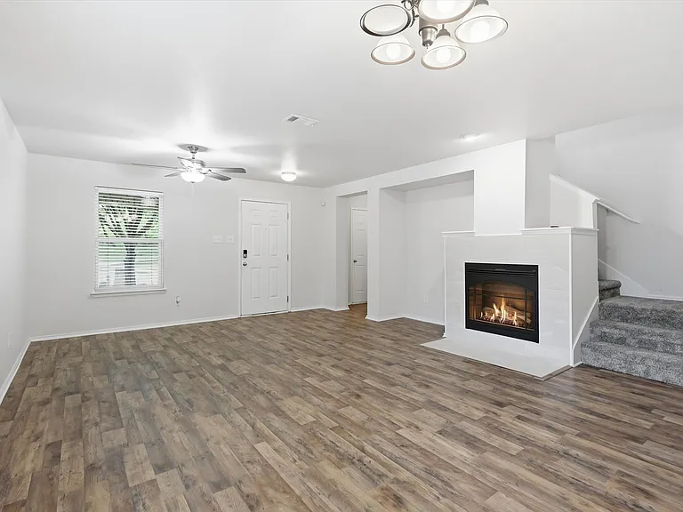 1356 N Cozumel St — Photo 4