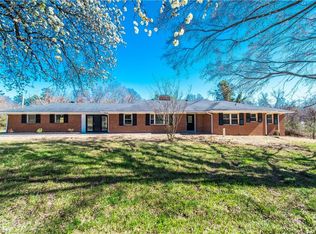 5511 Chapparal Dr, Greensboro, NC 27406